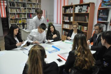 Liceenii de la Colegiul „Eudoxiu Hurmuzachi” și-au ales reprezentanții în Consiliul Școlar