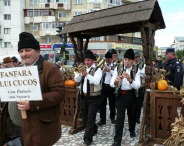 Lumea satului tradițional românesc a prins din nou viață la Festivalul fanfarelor