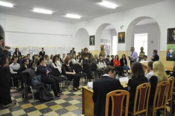 Liceenii de la Colegiul „Eudoxiu Hurmuzachi” și-au ales reprezentanții în Consiliul Școlar