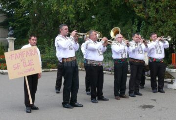 Lumea satului tradițional românesc a prins din nou viață la Festivalul fanfarelor