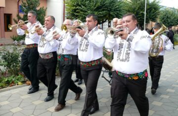 Lumea satului tradițional românesc a prins din nou viață la Festivalul fanfarelor
