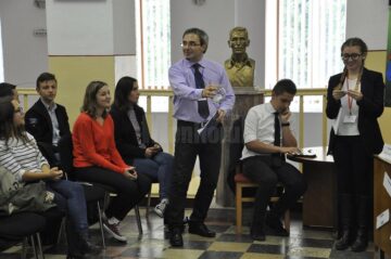 Liceenii de la Colegiul „Eudoxiu Hurmuzachi” și-au ales reprezentanții în Consiliul Școlar