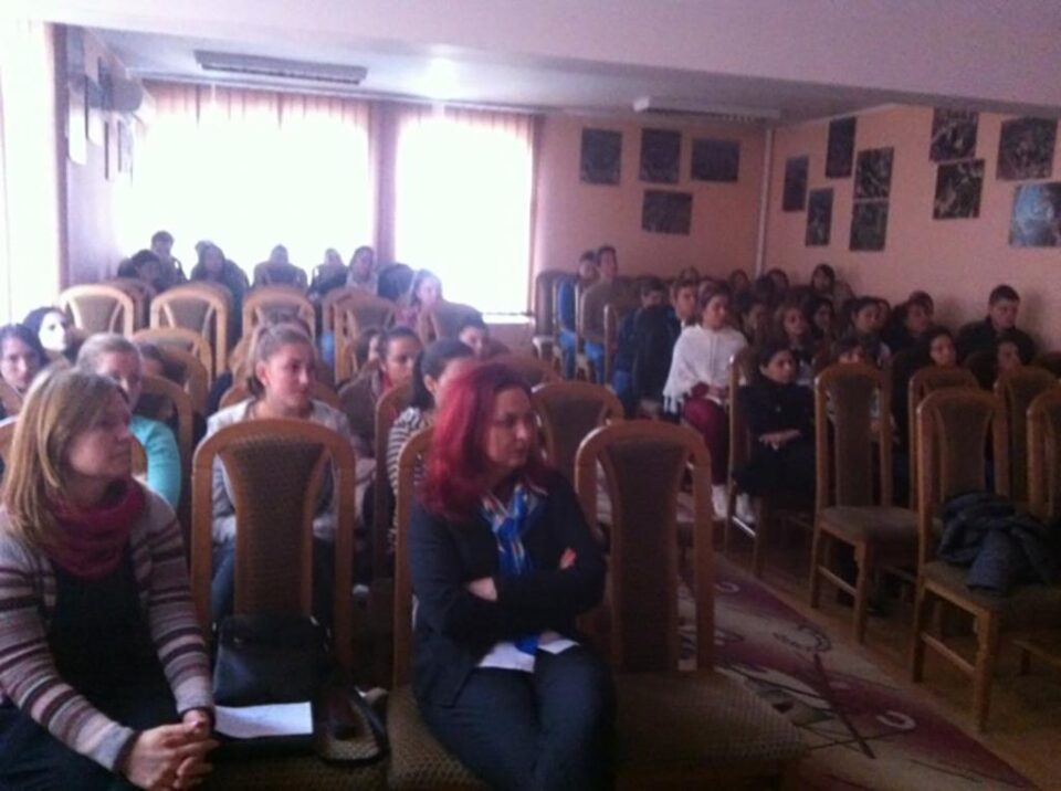 O săptămână sub semnul campaniei de prevenire a traficului de persoane, la Colegiul „Petru Mușat”