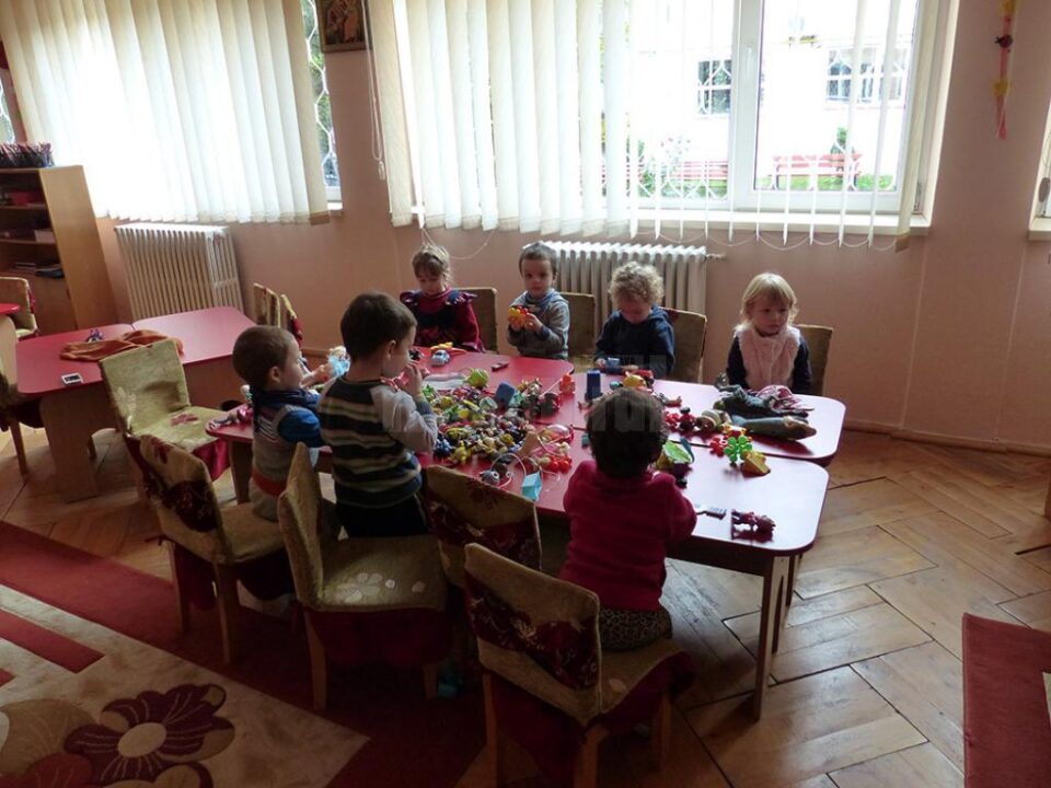 Numărul micuților prezenți la cursuri este foarte mic, mai ales la grupa mică
