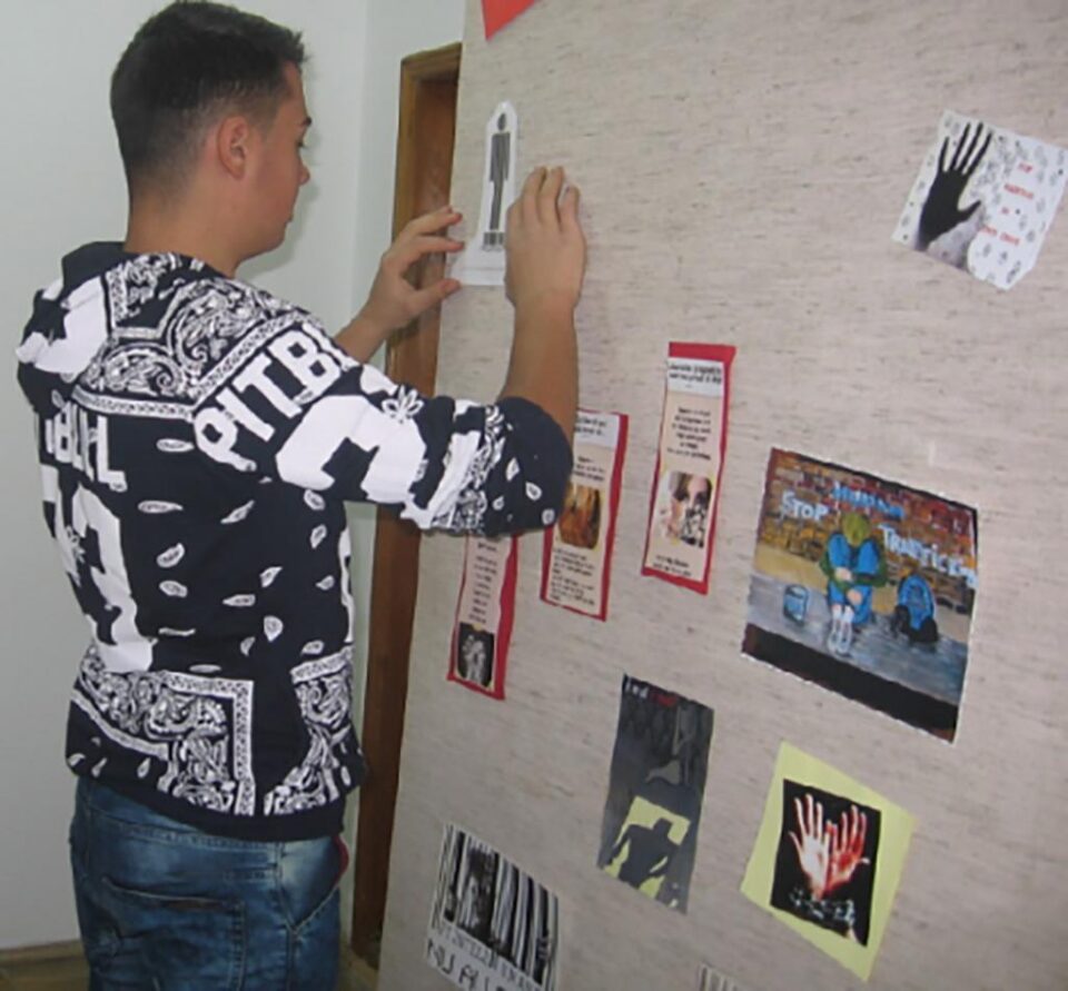 O săptămână sub semnul campaniei de prevenire a traficului de persoane, la Colegiul „Petru Mușat”