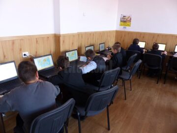 Table inteligente și laptopuri în loc de caiete, la Școala „Grigore Ghica Voievod” din Ițcani