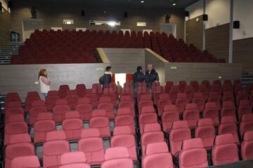 Lungu a inspectat ieri lucrările de montare a ecranului pe care vor rula filme 3D la calitate 4K 2