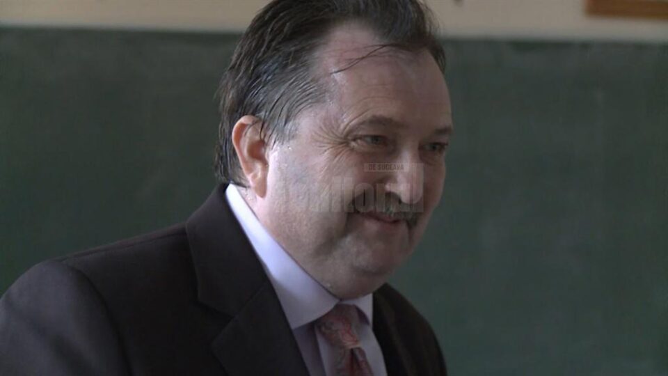 Profesorul fălticenean Marcel Porof: ”Probabil acesta este un eveniment unic în viață, extrem de emoționant” Profesorul fălticenean Marcel Porof: ”Probabil acesta este un eveniment unic în viață, extrem de emoționant”