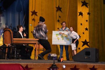 Colegiul Național de Informatică „Spiru Haret” și-a desemnat cei mai frumoși boboci la „Hollywood”