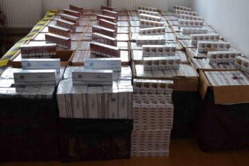 Inculpații din dosar au fost obligați să restituie și diferite sume de bani către statul român, bani rezultați din neplata accizelor pentru țigările de contrabandă găsite la domiciliile lor