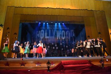 Colegiul Național de Informatică „Spiru Haret” și-a desemnat cei mai frumoși boboci la „Hollywood”