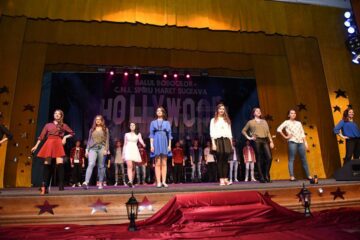 Colegiul Național de Informatică „Spiru Haret” și-a desemnat cei mai frumoși boboci la „Hollywood”