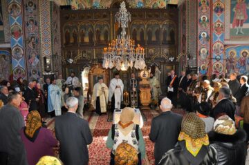 ”Nuntă de aur” pentru 16 cupluri la Șcheia