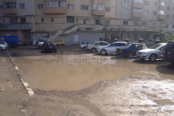 Orice ploaie transformă zona într-o adevărată mocirlă