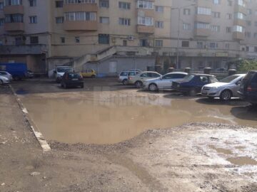 Orice ploaie transformă zona într-o adevărată mocirlă