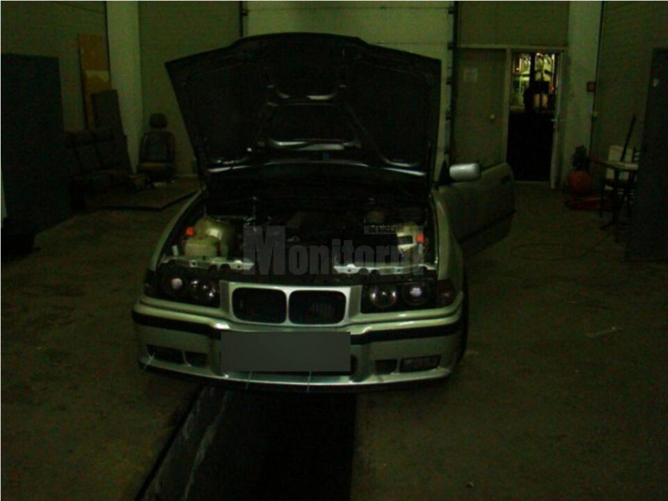 BMW furat în urmă cu cinci ani, depistat la ieșirea din țară