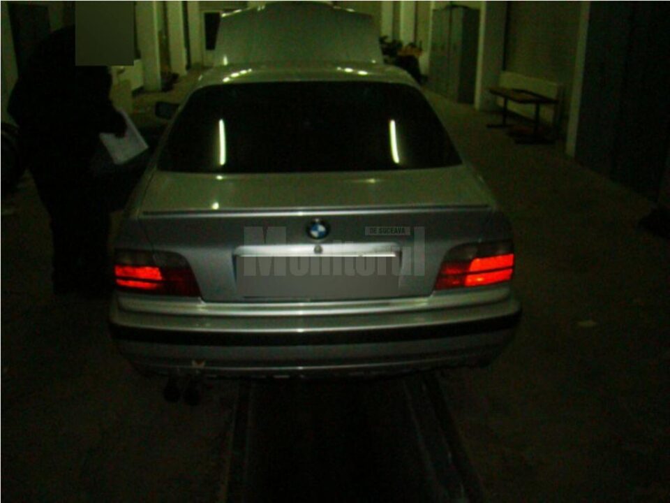 BMW furat în urmă cu cinci ani, depistat la ieșirea din țară