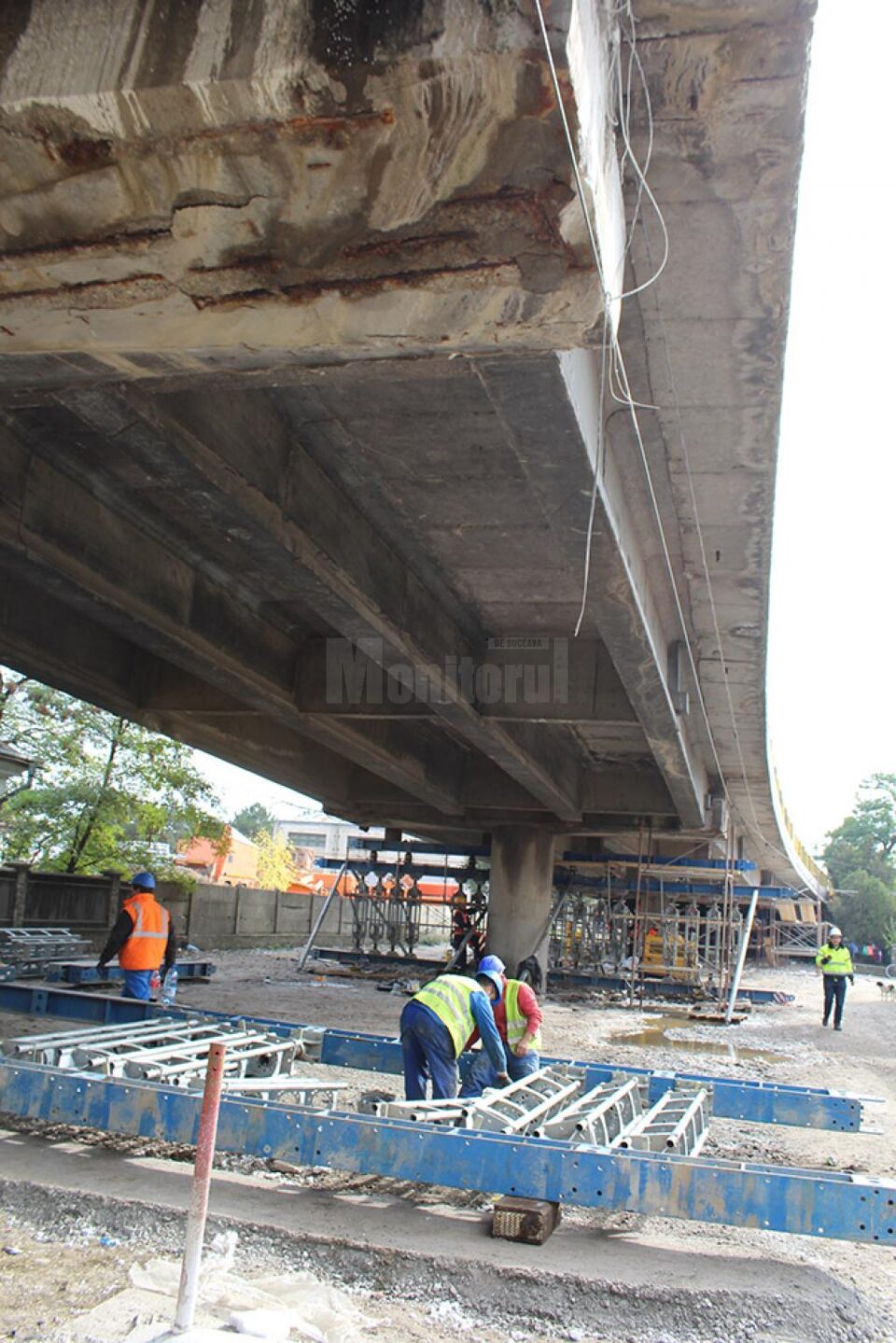 Lucrările de reabilitare a pasarelei CFR impun închiderea circulației pe cele două artere de circulație de dedesubt