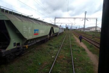 Vagoane cu cereale, ajunse de la Botoșani în Gara Verești Sursa foto forumtrenuri.com