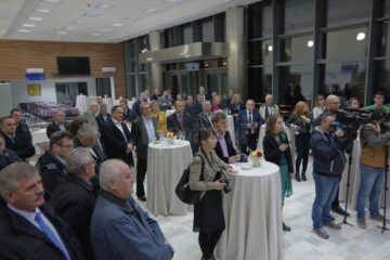 Oamenii de afaceri, îndemnați să sprijine dezvoltarea aeroportului