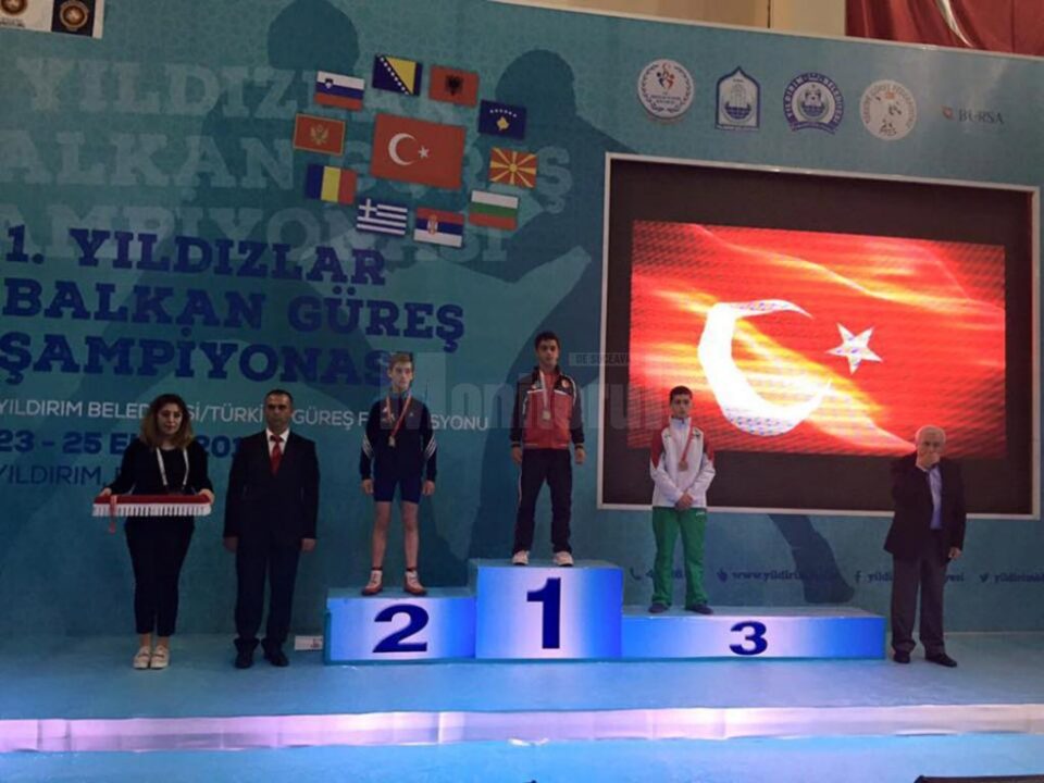 Sportivul rădăuțean Valentin Boicu a obținut locul II la categoria 46 kg și titlul de vicecampion balcanic la lupte greco-romane Sportivul rădăuțean Valentin Boicu a obținut locul II la categoria 46 kg și titlul de vicecampion balcanic la lupte greco-romane