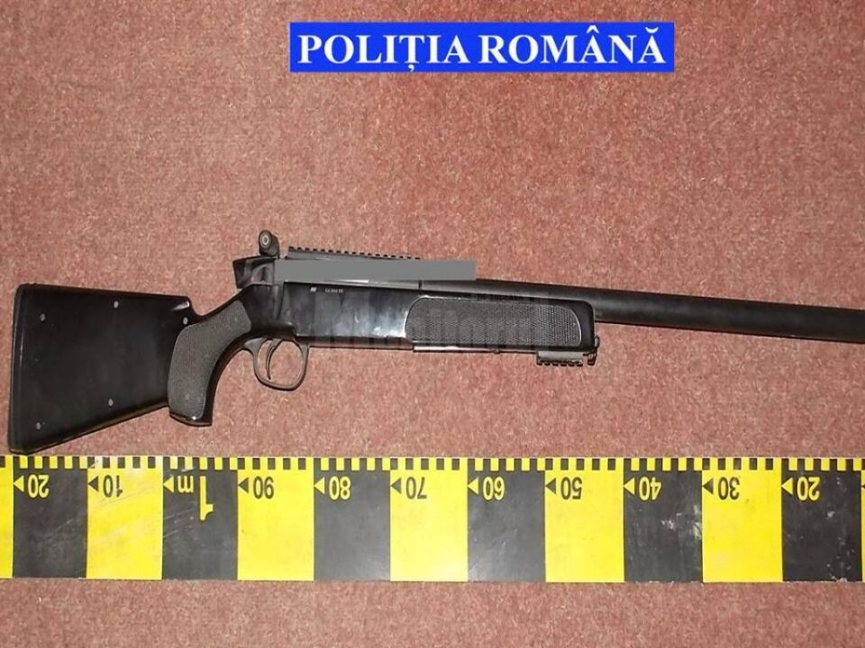 Arma găsită cu ocazia perchezițiilor