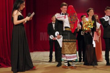 Balul Bobocilor de la Colegiul Tehnic „Petru Mușat”, o îmbinare între tradiție și modernism