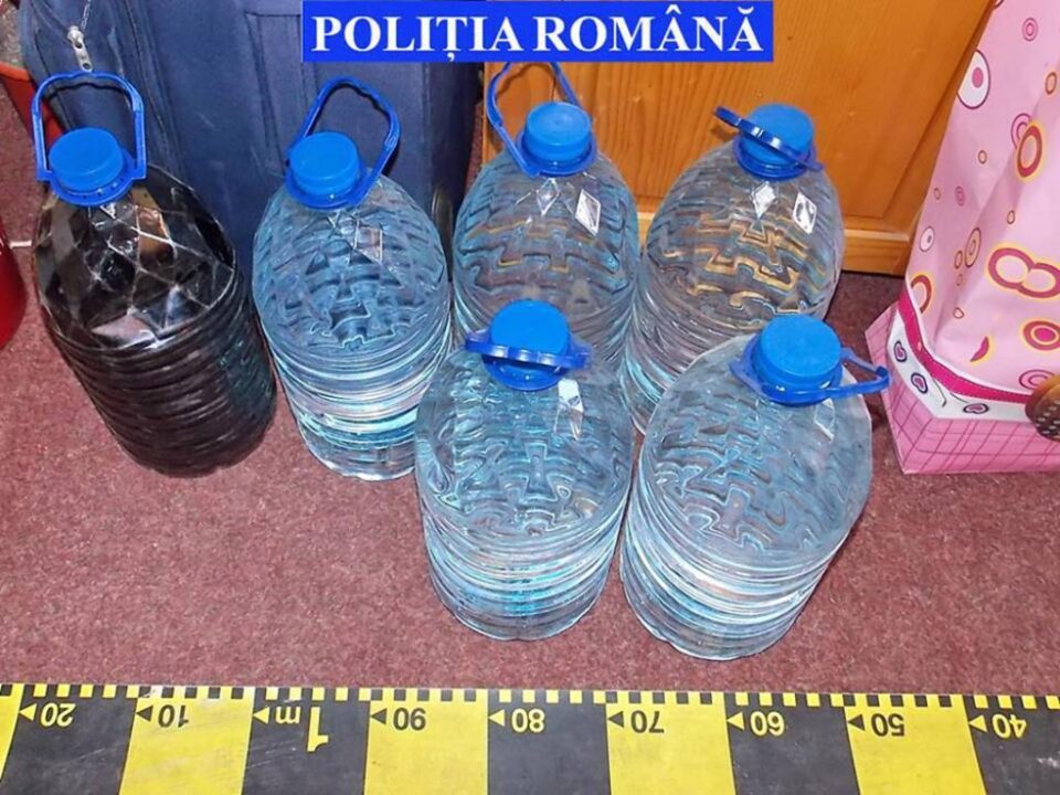 A pus țigările pe foc, în sobă, în timp ce mascații îi băteau la ușă