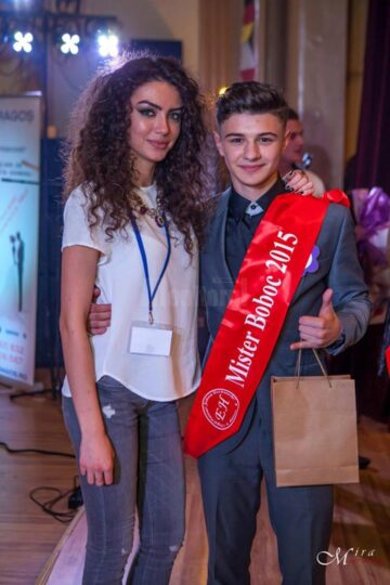 Balul Bobocilor organizat de Colegiul Național „Eudoxiu Hurmuzachi” din Rădăuți, un spectacol al diversității culturale