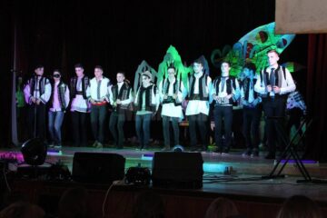 Balul Bobocilor organizat de Colegiul Național „Eudoxiu Hurmuzachi” din Rădăuți, un spectacol al diversității culturale