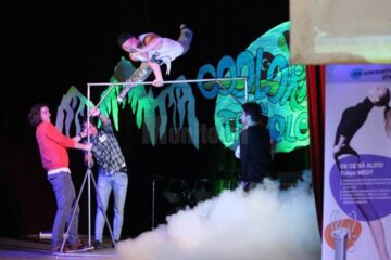 Balul Bobocilor organizat de Colegiul Național „Eudoxiu Hurmuzachi” din Rădăuți, un spectacol al diversității culturale