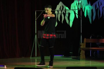 Balul Bobocilor organizat de Colegiul Național „Eudoxiu Hurmuzachi” din Rădăuți, un spectacol al diversității culturale