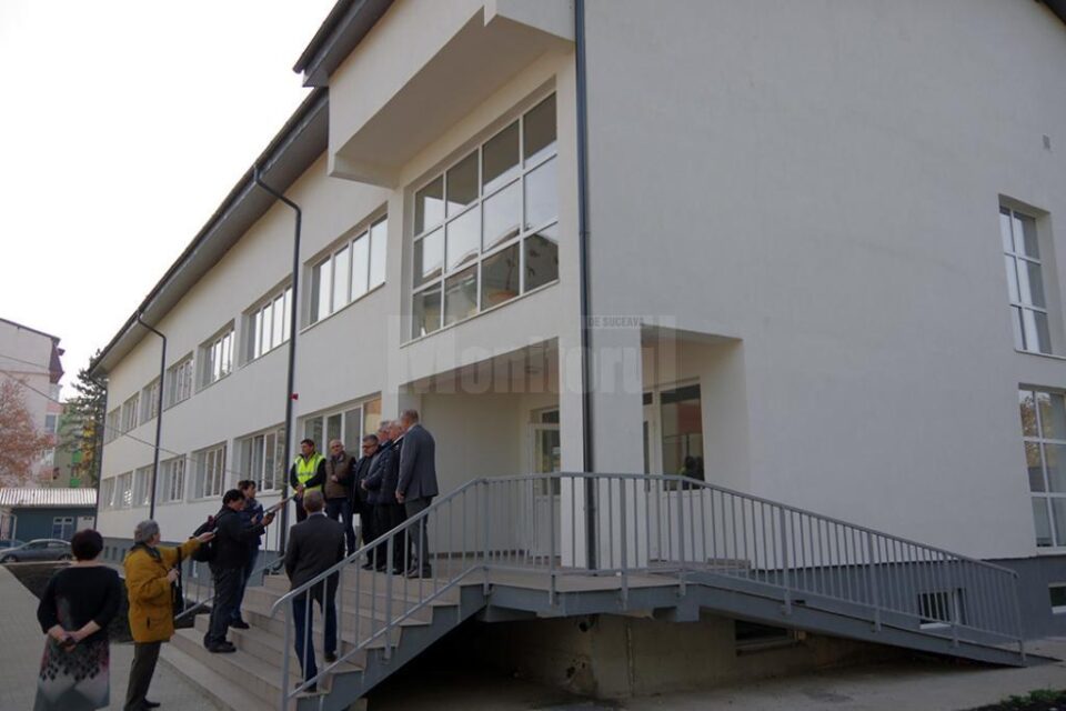 Primul cămin pentru elevi construit în județ după Revoluție, dat în folosință la LPS Suceava