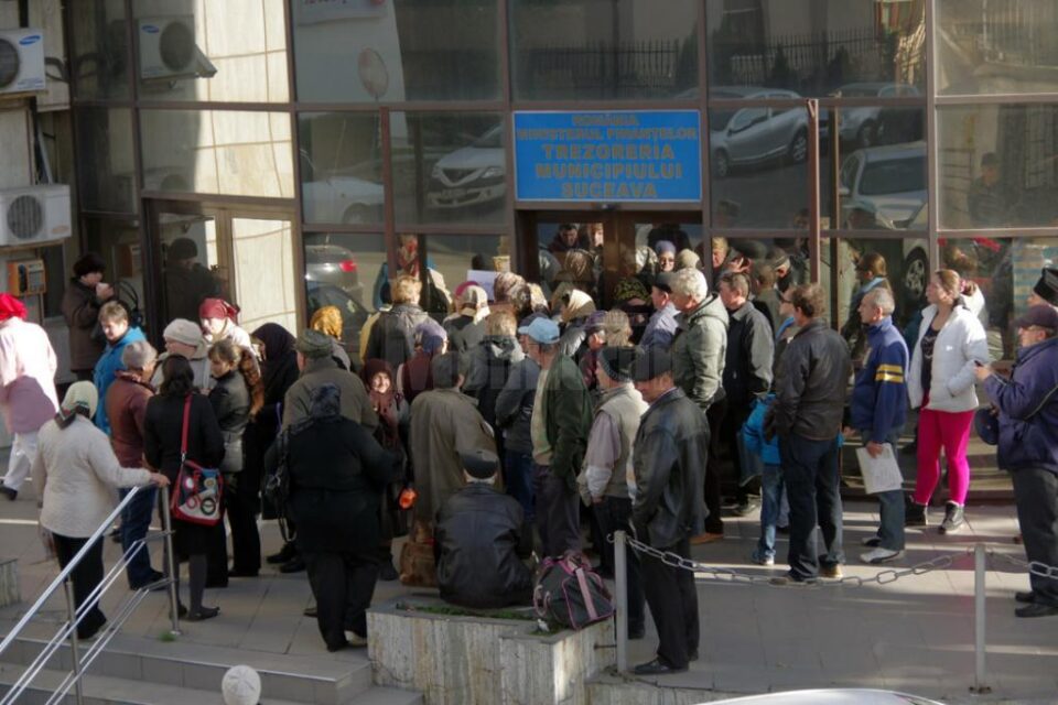Protestul finanțiștilor suceveni i-a nemulțumit pe cei care au avut treabă ieri dimineață la Finanțe sau Trezorerie