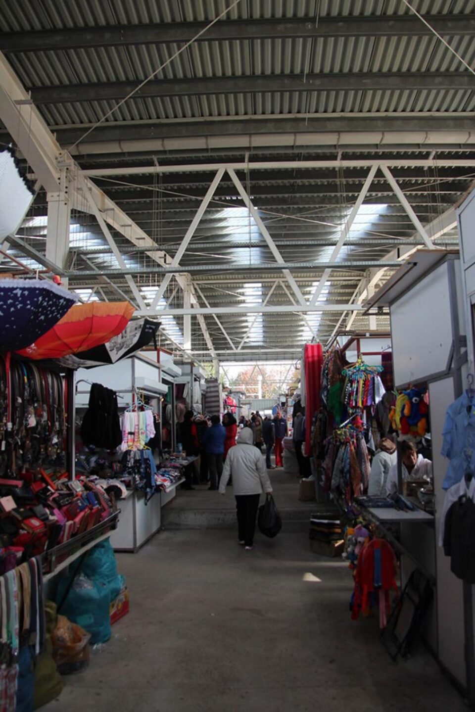 Întregul Bazar al Sucevei riscă să fie închis