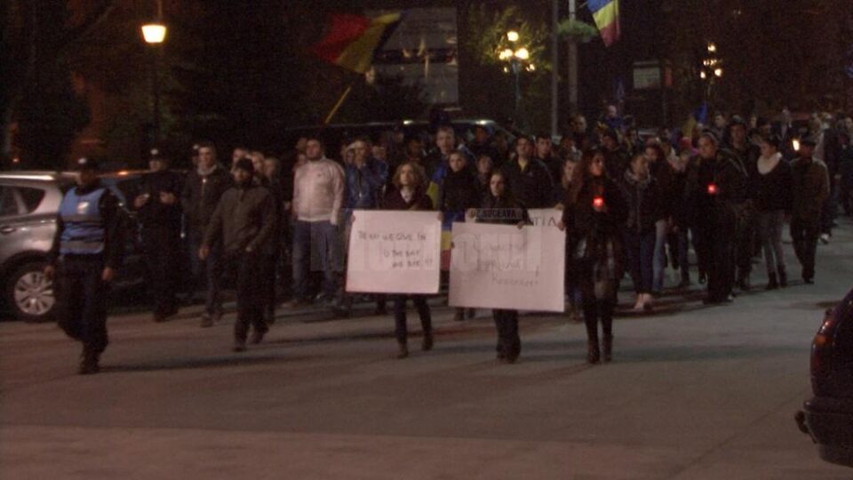 „Marș de doliu. Colectiv”, aseară, pe străzile Sucevei