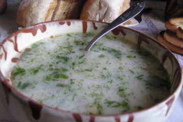 Borșul de urzici uscate al babei Rahila