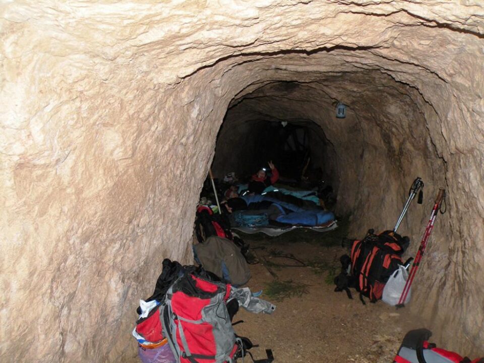 Mina a fost construită manual, în secolul XIX