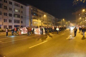 Aproape 1.500 de suceveni au mărșăluit aseară pe străzile orașului