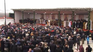 Preafericitul Daniel, Patriarhul României, a sfințit sâmbătă Mănăstirea Intrarea Maicii Domnului în Biserică, în prezența a peste 1.500 de credincioși