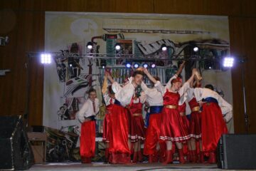 Tinerii artiști de la Colegiul „Ciprian Porumbescu” au adus gala Oscar pe scena Casei de Cultură