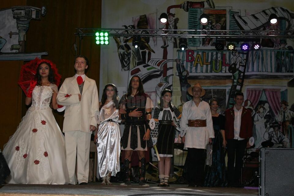 Perechi celebre, pe scena Casei de Cultură