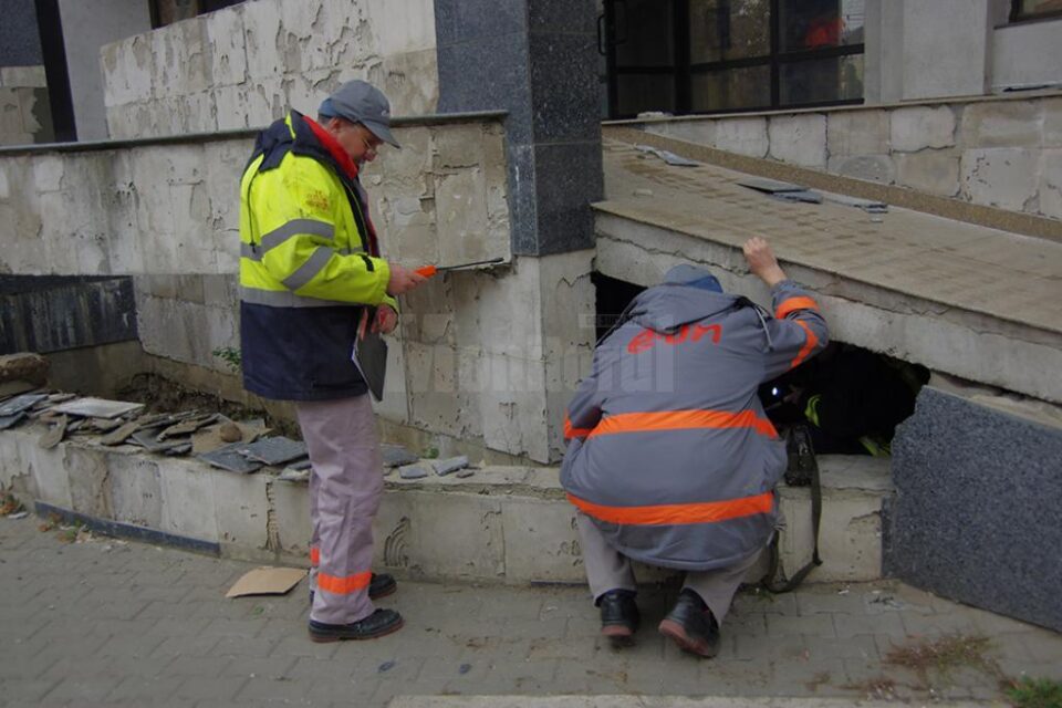 Au alertat pompierii după ce au simțit miros de gaz în centrul Sucevei