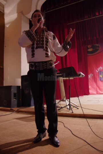 Una dintre surprizele serii a fost prezența interpretului sucevean de muzică populară Alexandru Recolciuc