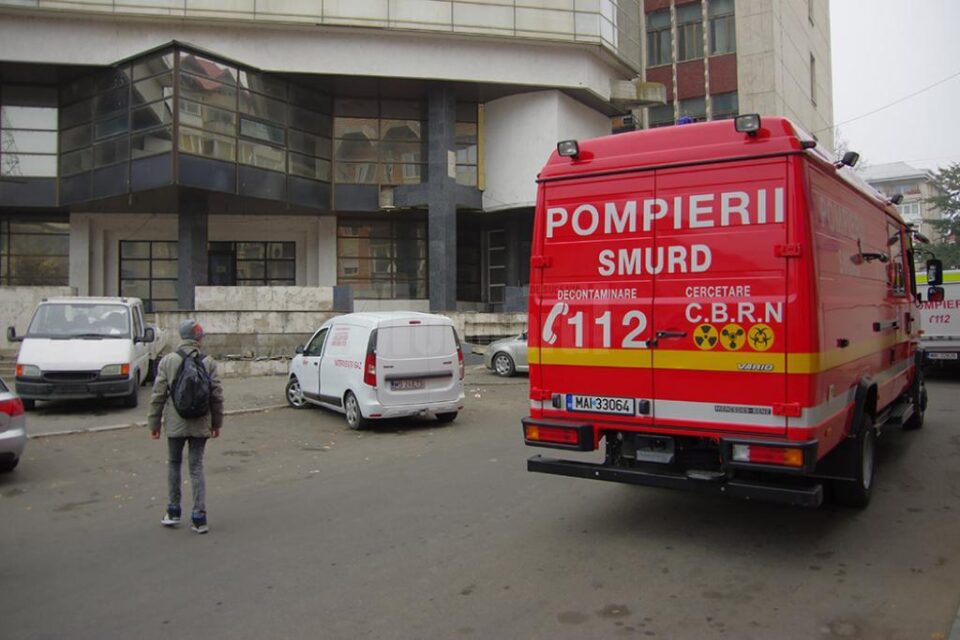 Au alertat pompierii după ce au simțit miros de gaz în centrul Sucevei