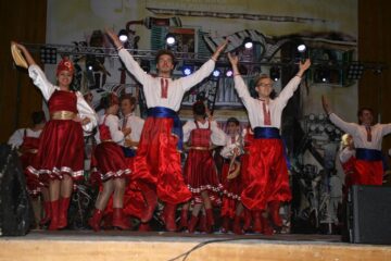 Tinerii artiști de la Colegiul „Ciprian Porumbescu” au adus gala Oscar pe scena Casei de Cultură