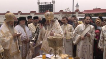 Preafericitul Daniel, Patriarhul României, a sfințit sâmbătă Mănăstirea Intrarea Maicii Domnului în Biserică, în prezența a peste 1.500 de credincioși