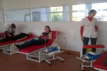 „Și nouă ne pasă” au spus din toată inima 58 de elevi din clasele a XII-a