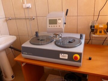 Laboratoare ale Universității din Suceava, dotate cu echipamente performante, de sute de mii de euro