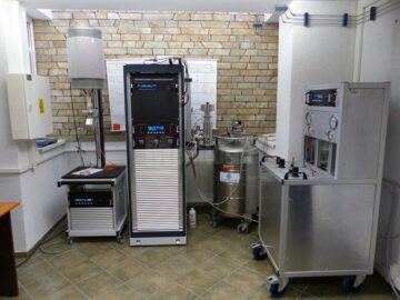 Laboratoare ale Universității din Suceava, dotate cu echipamente performante, de sute de mii de euro